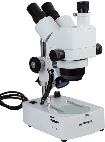 a fényképen:  Bresser Advance ICD 10x-160x mikroszkóp