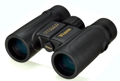 a fotón:  Vixen ATREK II 10x42 DCF kétszemes távcső