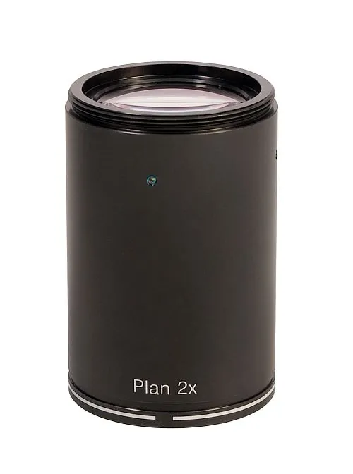 a képen:  MAGUS 2APO 2x sík-apokromatikus fő objektív,  1