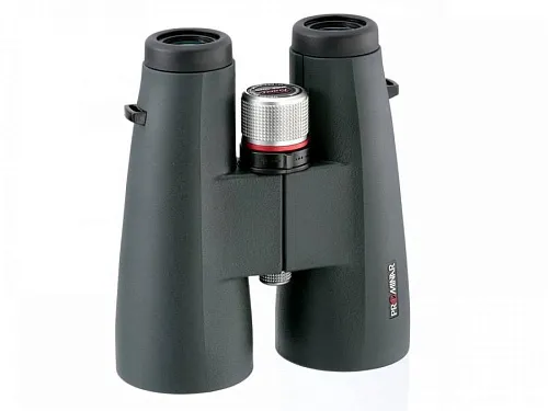 a fényképen:  Kowa BD 10x56 XD Prominar kétszemes távcső