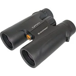 a fényképen:  Celestron Outland X 10x42 kétszemes távcső