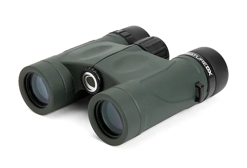 a fényképen:  Celestron Nature DX 8x25 kétszemes távcső