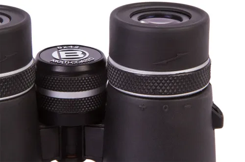 a fotón:  Bresser S-Series 8x42 kétszemes távcső,  9