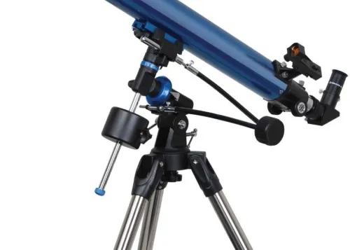 a fényképen:  Meade Polaris 70mm EQ refraktoros teleszkóp,  2