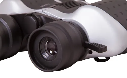 a fotón:  Bresser Topas 8–24x50 kétszemes távcső,  6