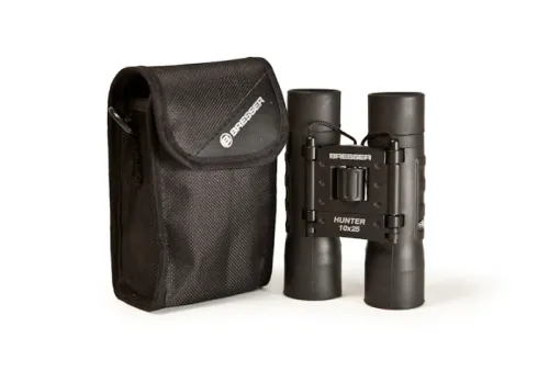 a fotón:  Bresser Hunter 10x25 kétszemes távcső,  9