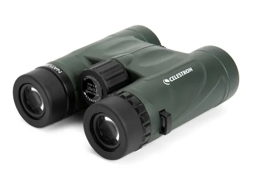 a képen:  Celestron Nature DX 10x32 kétszemes távcső,  3