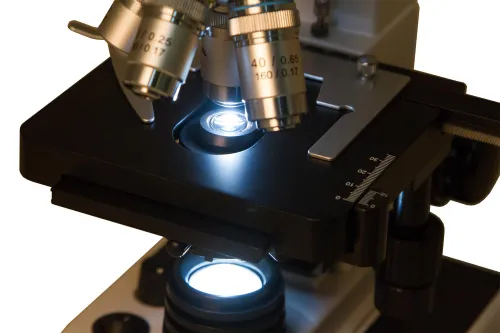 a fényképen:  Bresser Erudit DLX 40–1000x mikroszkóp,  14