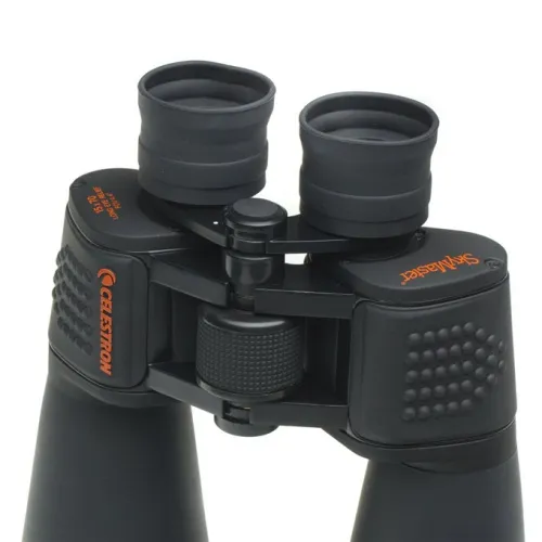 a képen:  Celestron SkyMaster 15x70 kétszemes távcső,  3