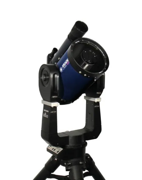 a fotón:  Meade LX600 10"-os, F/8 rekesznyílású ACF teleszkóp,  3