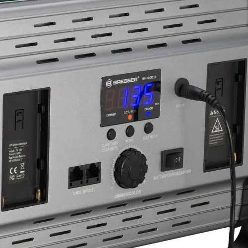 a fényképen:  Bresser BR-S60 RGB LED panel,  6