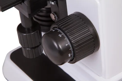 a fényképen:  Bresser Erudit DLX 40–1000x mikroszkóp,  10