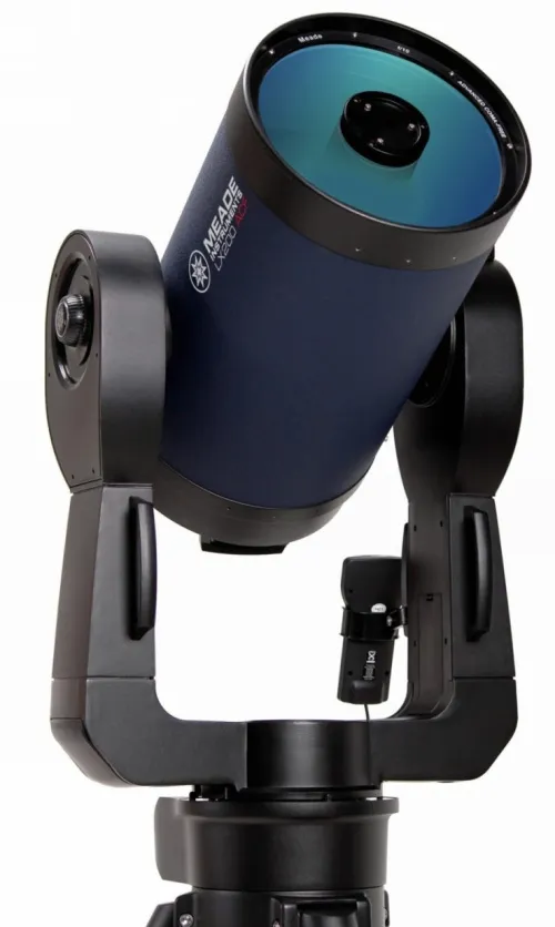 a fényképen:  Meade LX200 10"-os F/10 ACF teleszkóp szabványos, terepen használható háromlábú állvánnyal,  6