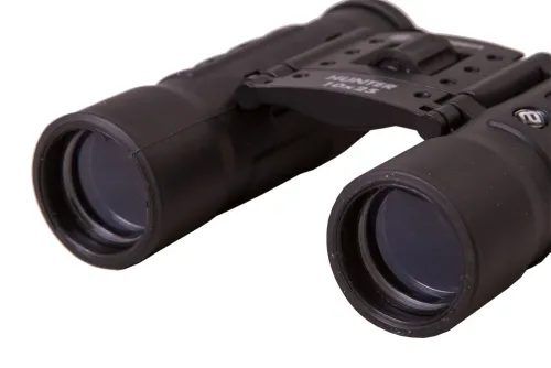 a fotón:  Bresser Hunter 10x25 kétszemes távcső,  4