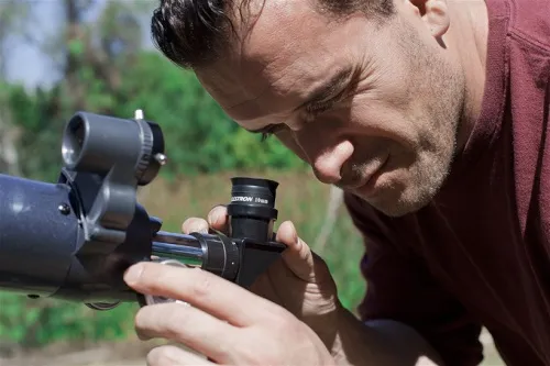 a képen:  Celestron AstroMaster LT 60 AZ teleszkóp,  4
