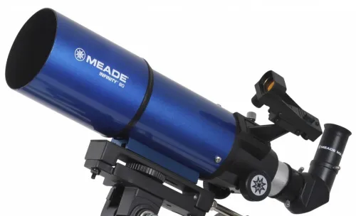 a fényképen:  Meade Infinity 80mm AZ refraktoros teleszkóp,  2