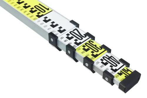 a fotón:  Ermenrich Reel TWR5 szintezőléc,  6