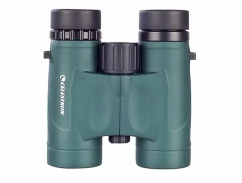 a fotón:  Celestron Nature DX 8x32 kétszemes távcső,  2