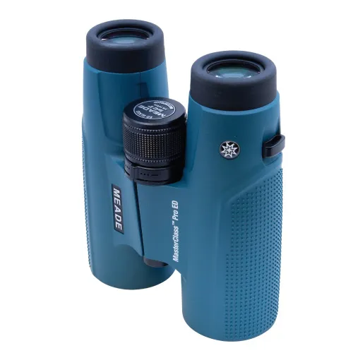 a fotón:  Meade MasterClass Pro ED 8x42 kétszemes távcsövek,  5