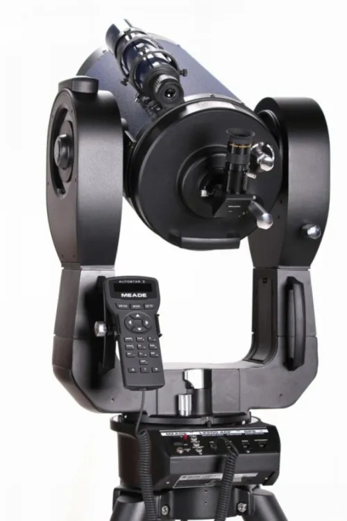 a fényképen:  Meade LX200 8"-os F/10 ACF teleszkóp szabványos, terepen használható háromlábú állvánnyal,  6