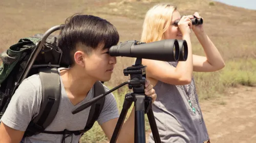 a fotón:  Meade Astro 15x70 kétszemes távcső,  6