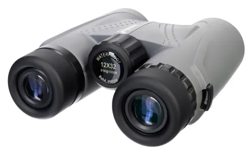 a fotón:  Levenhuk Karma PLUS 12x32 kétszemes távcső,  8