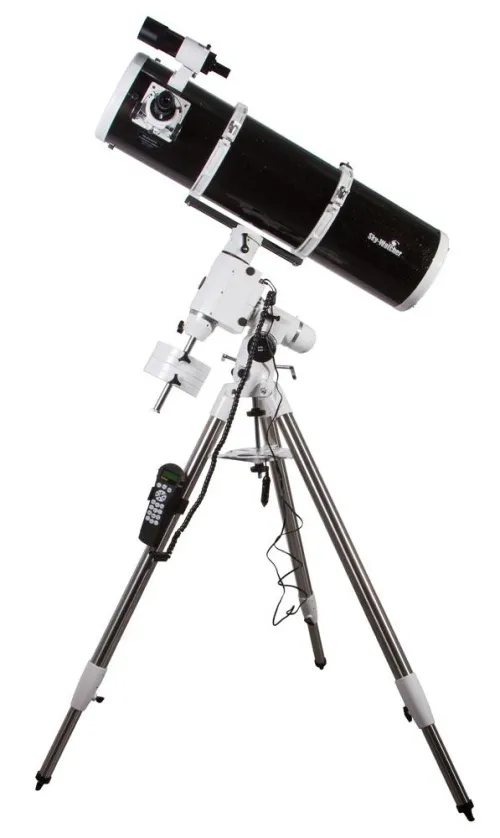 a fényképen:  Sky-Watcher BKP 2001HEQ5 SynScan GoTo teleszkóp,  10