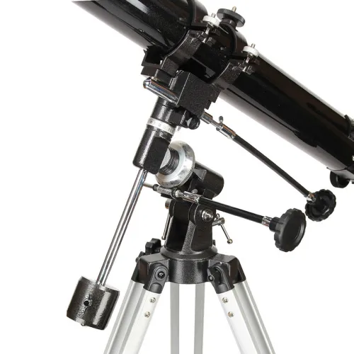 a fotón:  Sky-Watcher BK 709EQ1 teleszkóp,  4