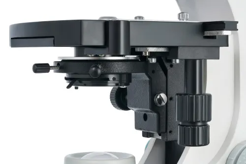 a képen:  Levenhuk 950T DARK trinokuláris mikroszkóp,  10
