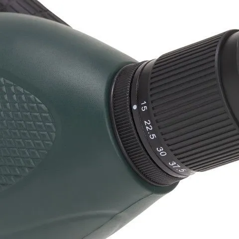 a fotón:  Praktica Highlander 15—45x60 figyelőtávcső,  3