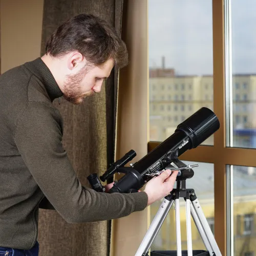 a fotón:  Sky-Watcher BK 705AZ2 Telescope,  3