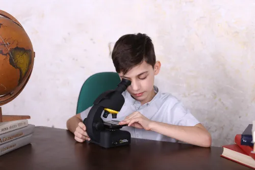 a fotón:  Bresser National Geographic 40–640x mikroszkóp okostelefon adapterrel,  10