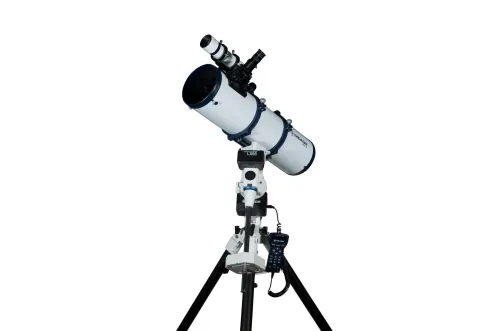 a fényképen:  Meade LX85 6" reflektor teleszkóp,  6