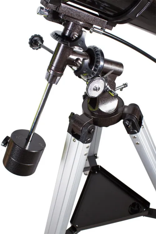 a fotón:  Sky-Watcher BK P13065EQ2 Telescope,  7