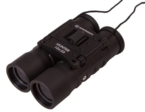 a fotón:  Bresser Hunter 10x25 kétszemes távcső,  3