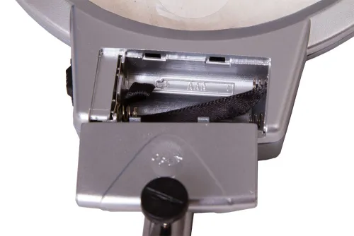 a fényképen:  Levenhuk Zeno Desk D9 nagyító,  9