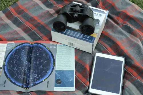 a képen:  Meade Mirage Zoom 10–22x50 kétszemes távcső,  3