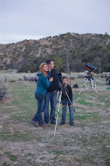 a képen:  Celestron AstroMaster LT 60 AZ teleszkóp,  5