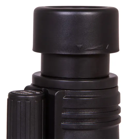 a képen:  Levenhuk Atom 8x42 egyszemes távcső,  8