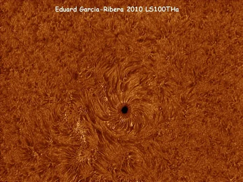 a fotón:  LUNT LS100THa/B1200 H-alpha naptávcső,  4