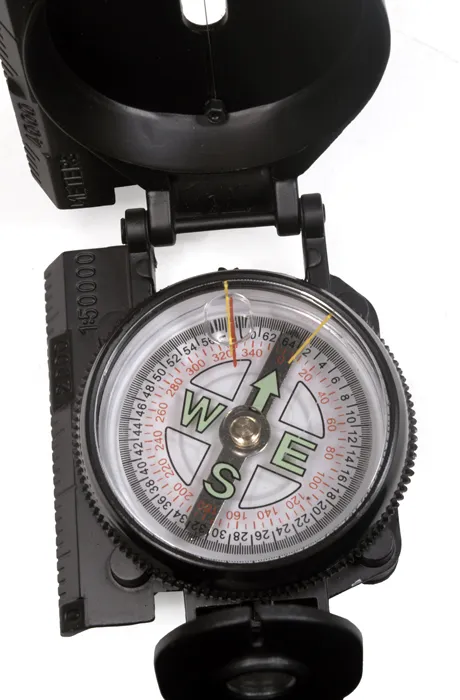 a fényképen:  Bresser National Geographic Compass,  2