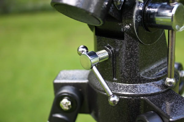 Comparative review of Levenhuk Skyline PRO telescopes: 80 MAK and 105 MAK - additional gear wheel to connect a motor drive