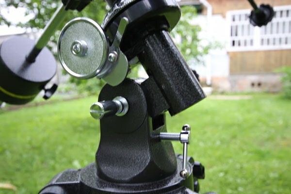 Comparative review of Levenhuk Skyline PRO telescopes: 80 MAK and 105 MAK - additional gear wheel to connect a motor drive