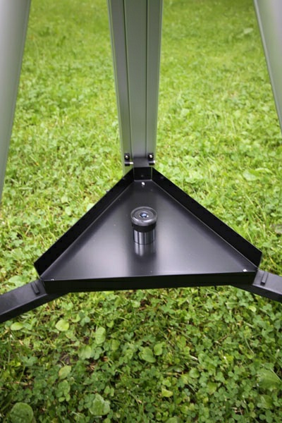 Comparative review of Levenhuk Skyline PRO telescopes: 80 MAK and 105 MAK - the accessory tray fixes the position of the tripod legs